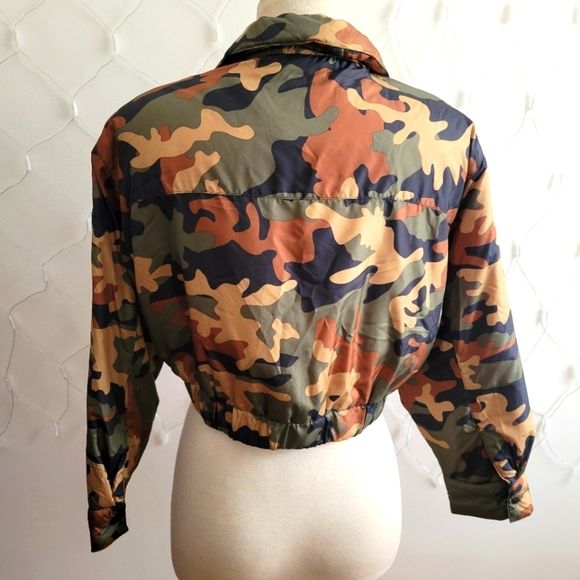 Zara Cropped Camo Puffer Jacket / Green/Black / Fits Small maybe Medium - Picture 4 of 6